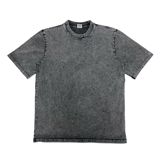 Solid color basic design T-shirt